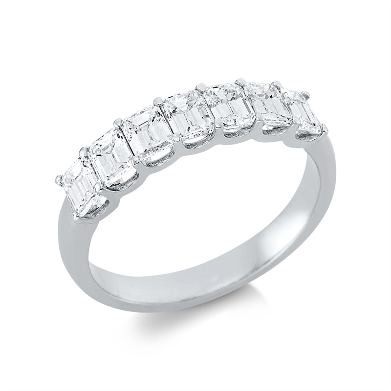 Ring    aus 750/-18 Karat Weißgold mit 7 Diamanten 1