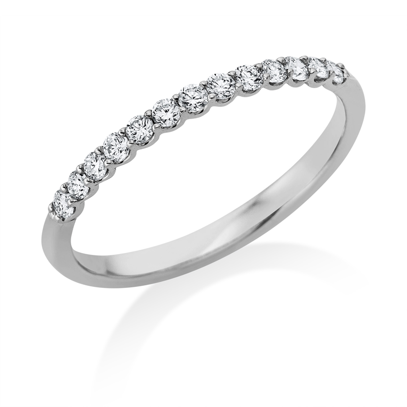 Ring    aus 750/-18 Karat Weißgold mit 13 Diamanten 0