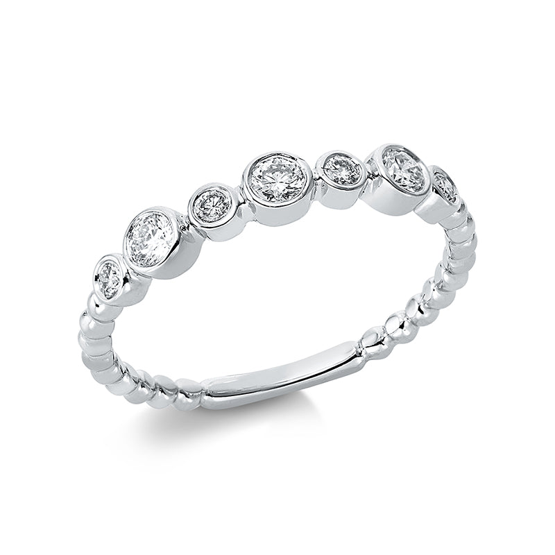Ring    aus 750/-18 Karat Weißgold mit 7 Diamanten 0