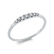 Ring    aus 750/-18 Karat Weißgold mit 7 Diamanten 0