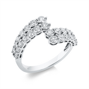 Ring    aus 750/-18 Karat Weißgold mit 28 Diamanten 1