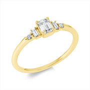 Ring    aus 750/-18 Karat Gelbgold mit 5 Diamanten 0