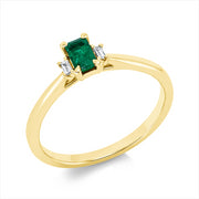 Ring mit Smaragd  aus 750/-18 Karat Gelbgold mit 2 Diamanten 0