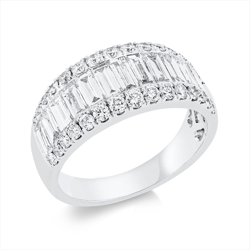 Ring    aus 750/-18 Karat Weißgold mit 43 Diamanten 1