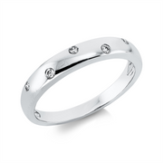 Ring    aus 750/-18 Karat Weißgold mit 5 Diamanten 0