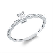 Ring    aus 750/-18 Karat Weißgold mit 9 Diamanten 0