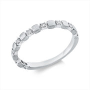 Ring    aus 750/-18 Karat Weißgold mit 9 Diamanten 0