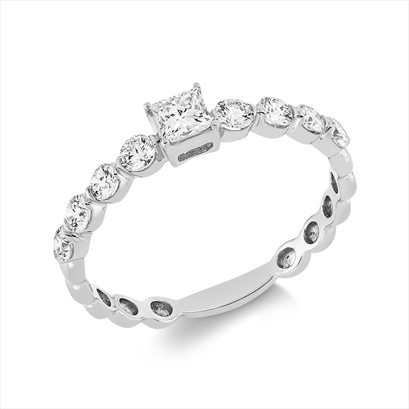 Ring    aus 750/-18 Karat Weißgold mit 9 Diamanten 0