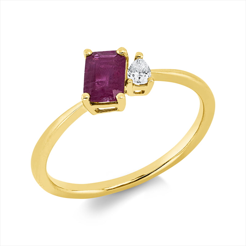 Ring mit Rubin  aus 750/-18 Karat Gelbgold mit 1 Diamant 0