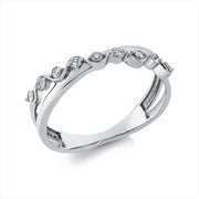 Ring    aus 750/-18 Karat Weißgold mit 9 Diamanten 0