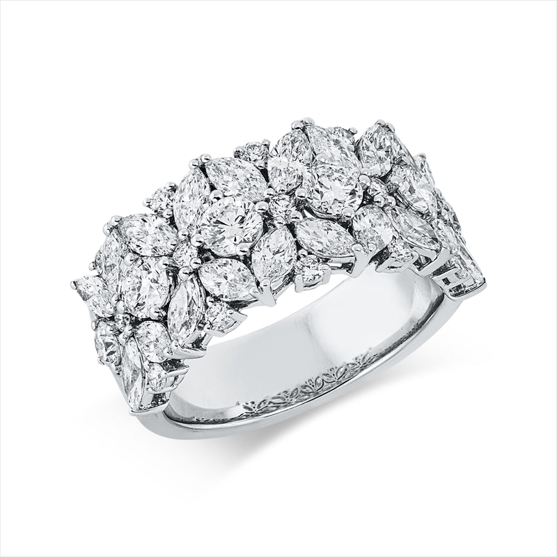 Ring    aus 750/-18 Karat Weißgold mit 41 Diamanten 2