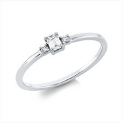 Ring    aus 750/-18 Karat Weißgold mit 3 Diamanten 0