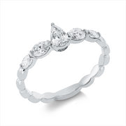 Ring    aus 750/-18 Karat Weißgold mit 5 Diamanten 0