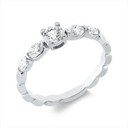 Ring    aus 750/-18 Karat Weißgold mit 5 Diamanten 0