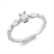 Ring    aus 750/-18 Karat Weißgold mit 5 Diamanten 0