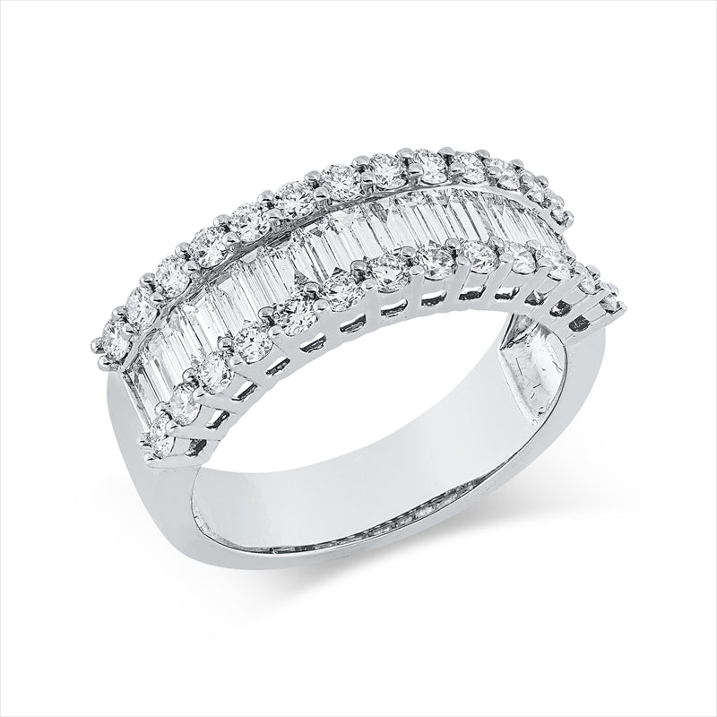 Ring    aus 750/-18 Karat Weißgold mit 42 Diamanten 1