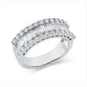 Ring    aus 750/-18 Karat Weißgold mit 42 Diamanten 1