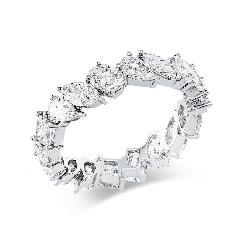 Ring    aus 750/-18 Karat Weißgold mit 18 Diamanten 3