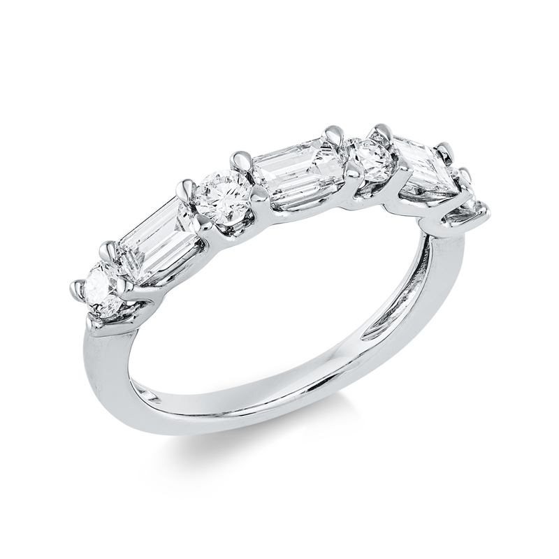 Ring    aus 750/-18 Karat Weißgold mit 7 Diamanten 1
