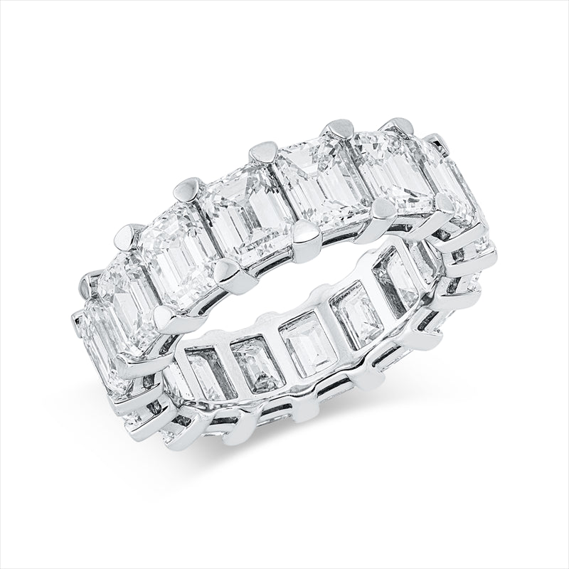 Ring    aus 750/-18 Karat Weißgold mit 16 Diamanten 11