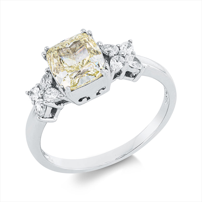 Ring    aus 750/-18 Karat Weißgold mit 9 Diamanten 1