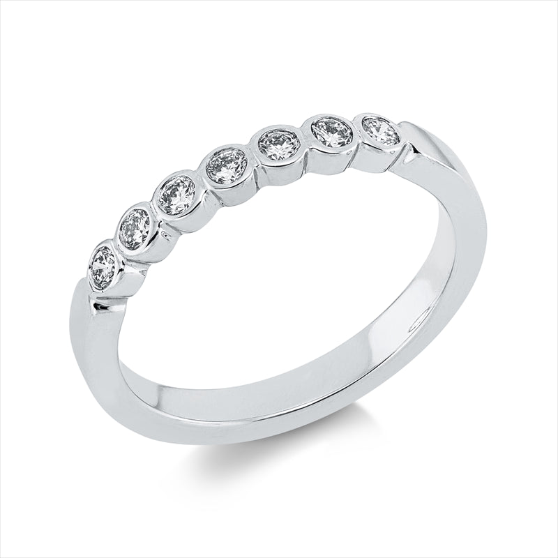 Ring    aus 750/-18 Karat Weißgold mit 7 Diamanten 0