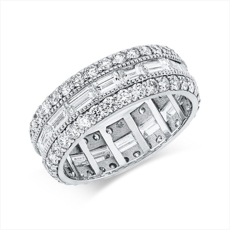 Ring    aus 750/-18 Karat Weißgold mit 85 Diamanten 3