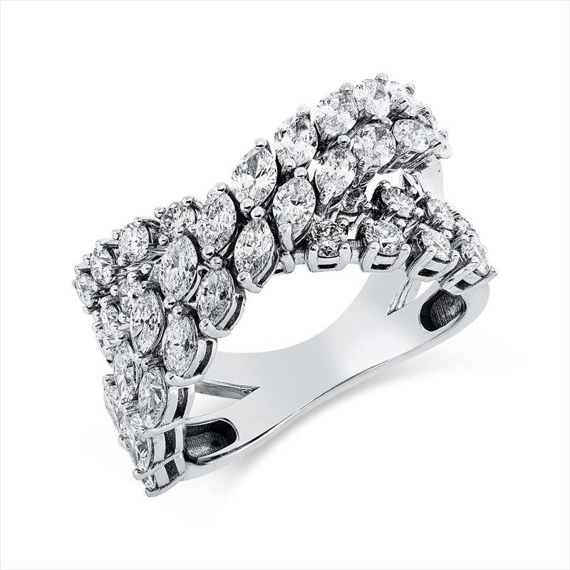 Ring    aus 750/-18 Karat Weißgold mit 42 Diamanten 2