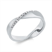 Ring    aus 750/-18 Karat Weißgold mit 12 Diamanten 0