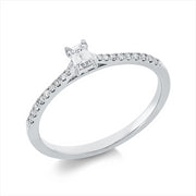 Ring    aus 750/-18 Karat Weißgold mit 19 Diamanten 0