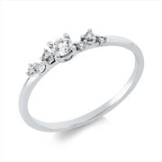 Ring    aus 750/-18 Karat Weißgold mit 7 Diamanten 0