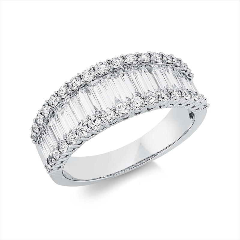 Ring    aus 750/-18 Karat Weißgold mit 55 Diamanten 1