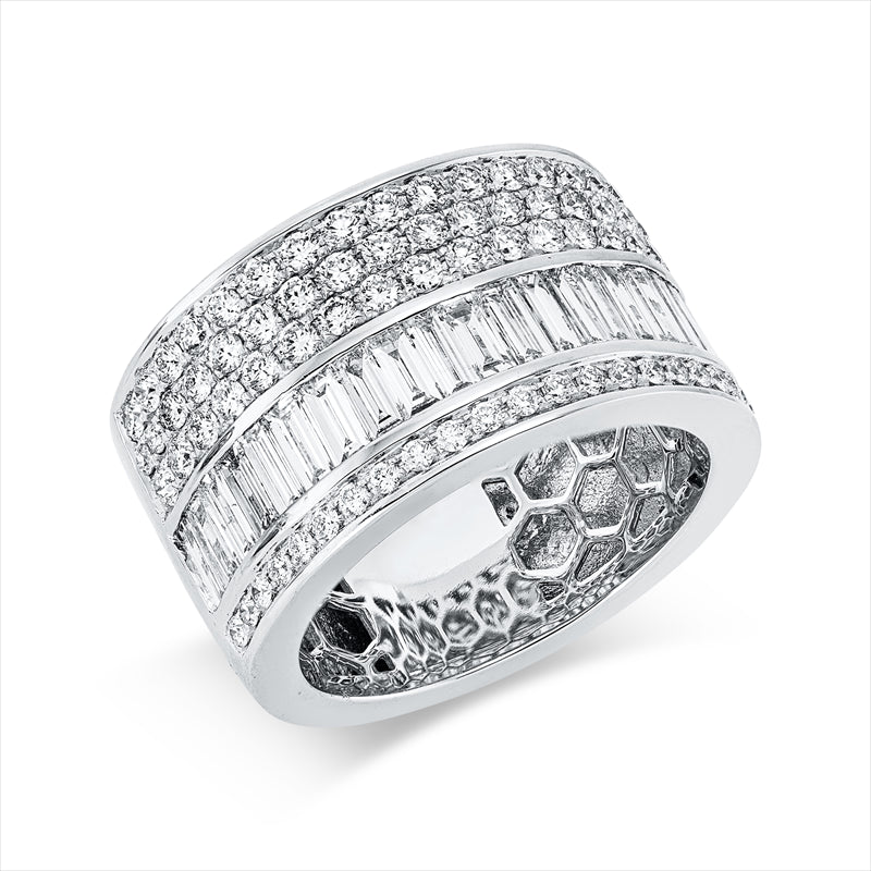 Ring    aus 750/-18 Karat Weißgold mit 100 Diamanten 2