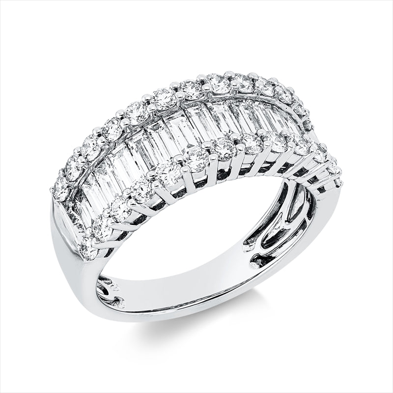 Ring    aus 750/-18 Karat Weißgold mit 41 Diamanten 1