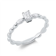 Ring    aus 750/-18 Karat Weißgold mit 3 Diamanten 0