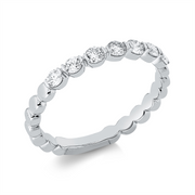 Ring    aus 750/-18 Karat Weißgold mit 7 Diamanten 0
