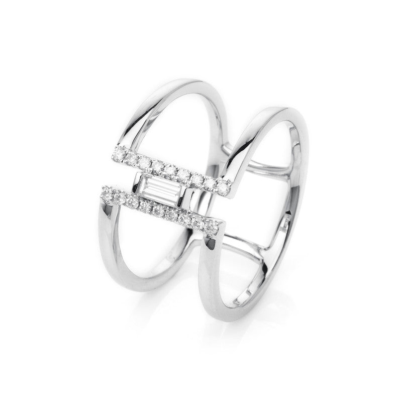 Ring    aus 750/-18 Karat Weißgold mit 19 Diamanten 0