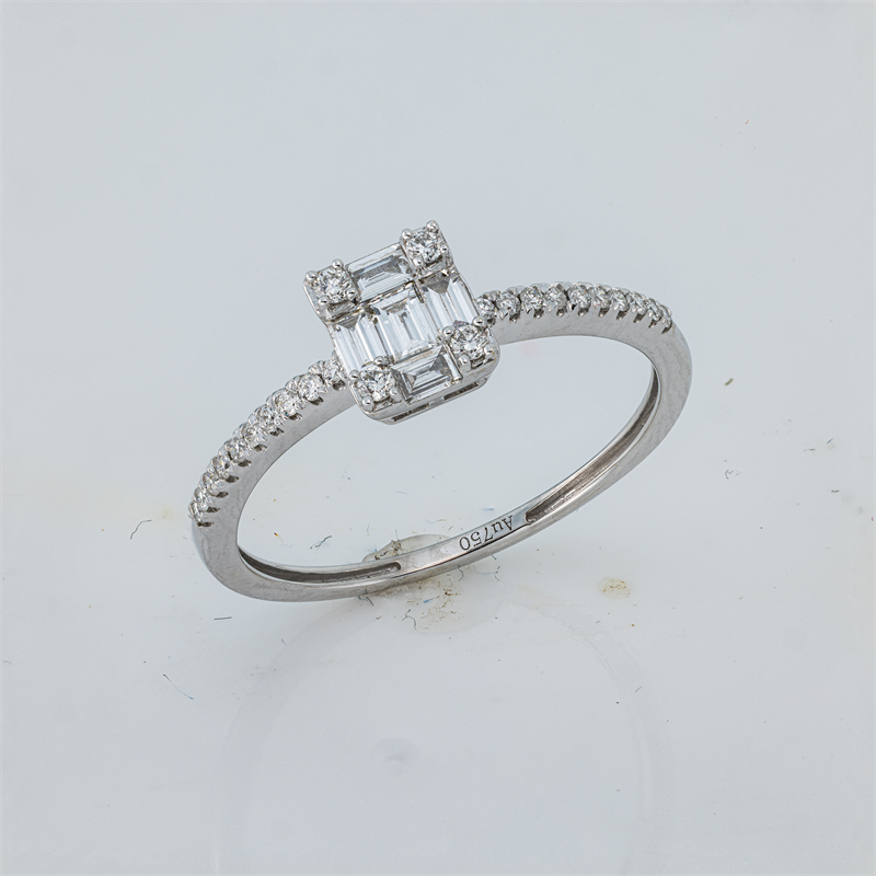 Ring    aus 750/-18 Karat Weißgold mit 29 Diamanten 0