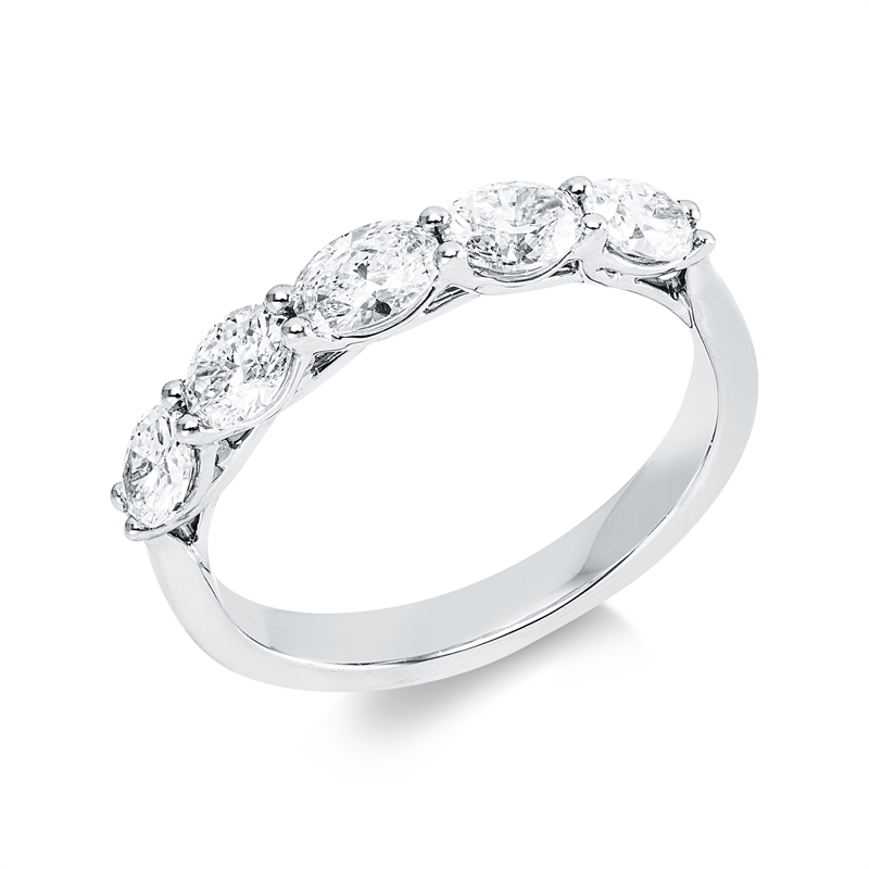 Ring    aus 750/-18 Karat Weißgold mit 5 Diamanten 1 ct