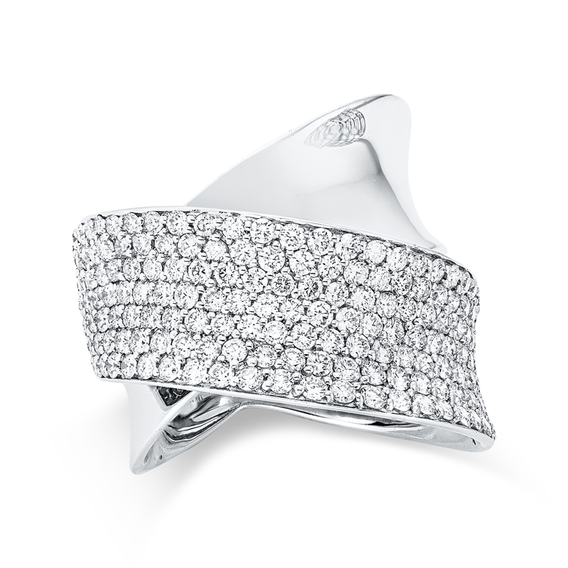 Ring    aus 750/-18 Karat Weißgold mit 165 Diamanten 2