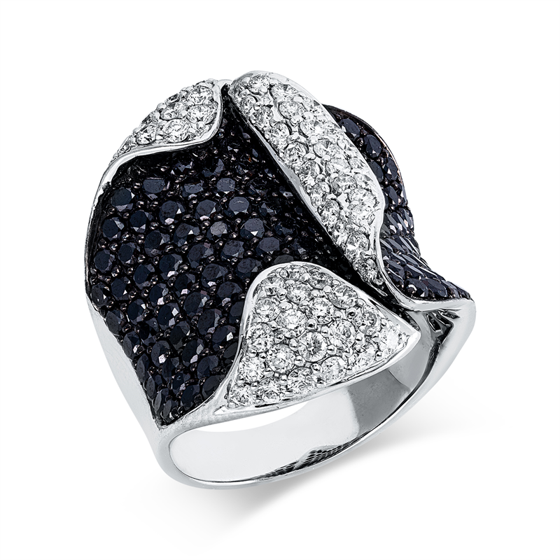 Ring    aus 750/-18 Karat Weißgold mit 204 Diamanten 5