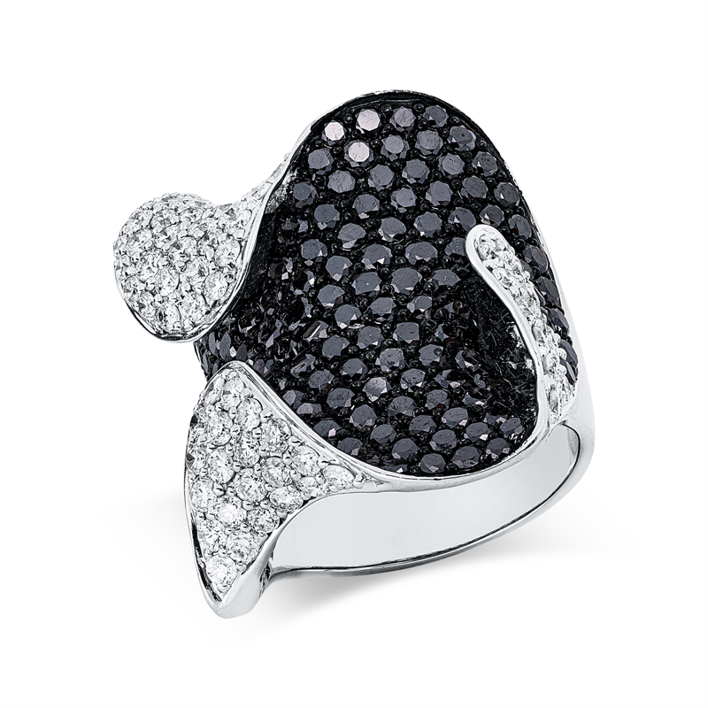 Ring    aus 750/-18 Karat Weißgold mit 225 Diamanten 5