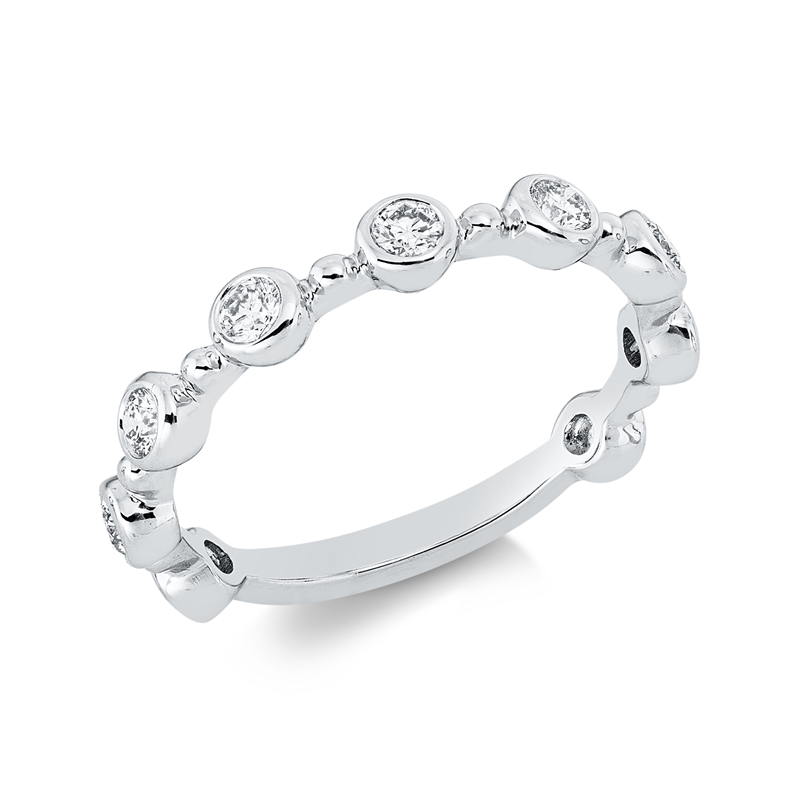 Ring    aus 750/-18 Karat Weißgold mit 70 Diamanten 0