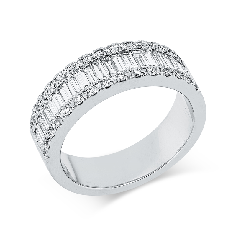 Ring    aus 750/-18 Karat Weißgold mit 51 Diamanten 1
