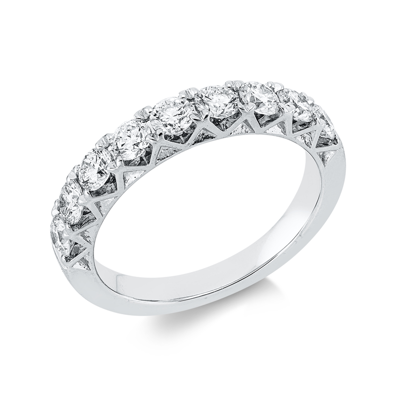 Ring    aus 750/-18 Karat Weißgold mit 9 Diamanten 1
