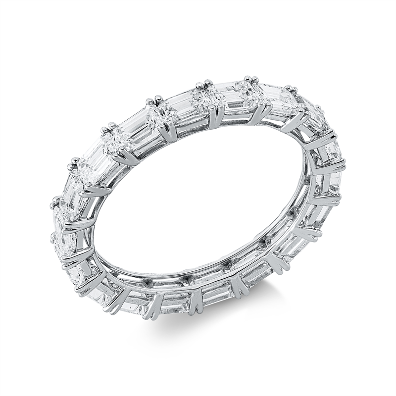 Ring    aus 750/-18 Karat Weißgold mit 18 Diamanten 3 ct