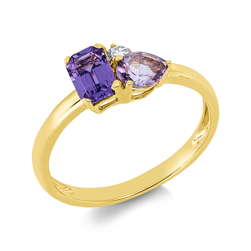 Ring mit Amethyst  aus 750/-18 Karat Gelbgold mit 1 Diamant 0
