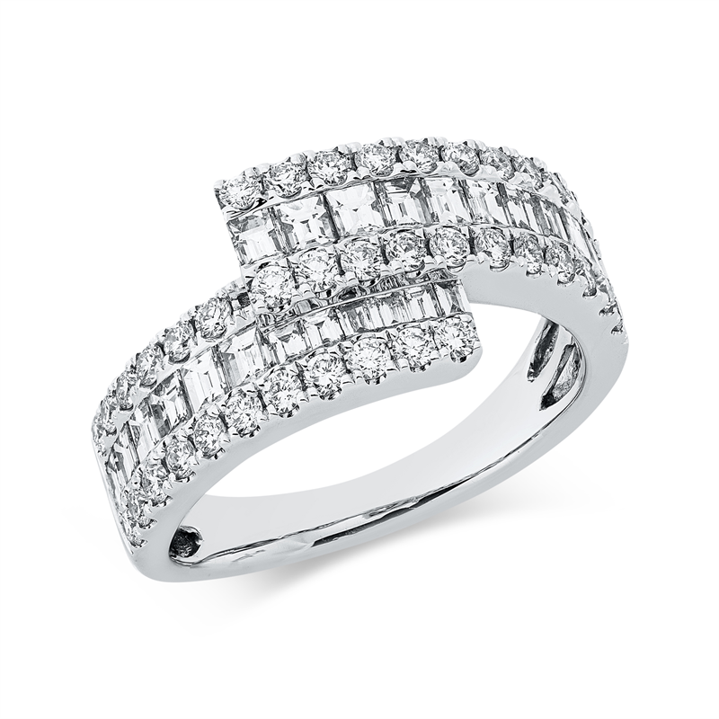 Ring    aus 750/-18 Karat Weißgold mit 62 Diamanten 1