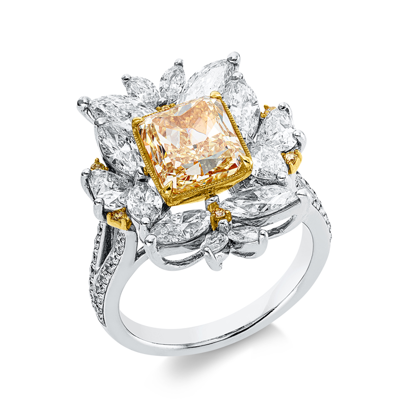 Ring    aus 750/-18 Karat Weißgold / Gelbgold mit 61 Diamanten 7