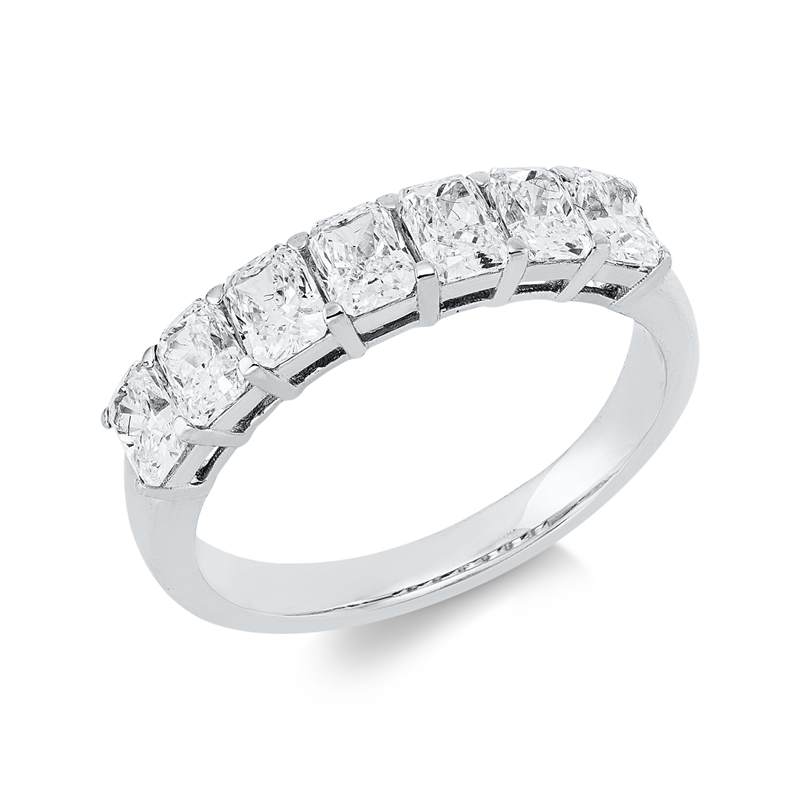 Ring    aus 750/-18 Karat Weißgold mit 7 Diamanten 1